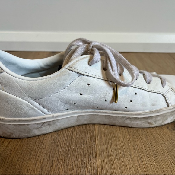 White adidas sneakers US Women’s size 7 - Picture 4 of 4